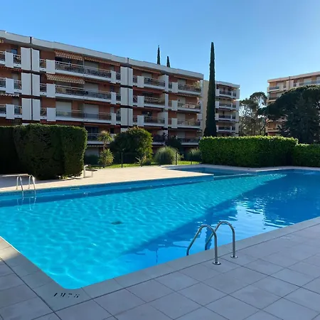F2 Piscine à St Raphaël Apartamento Saint-Raphaël