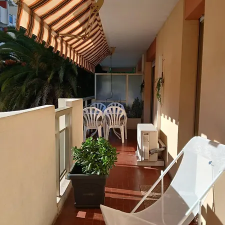 F2 Piscine à St Raphaël Apartamento *